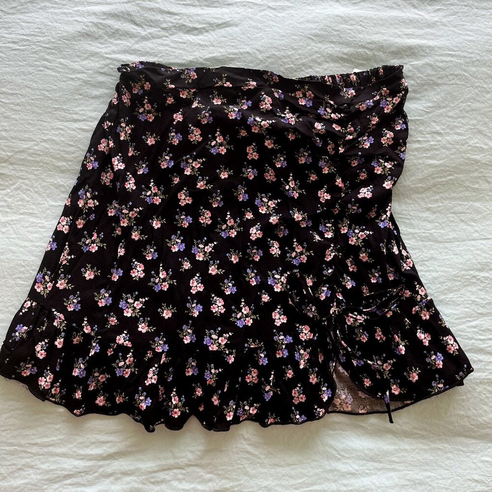 Arabella Ruffled Floral Mini Skirt SZ L